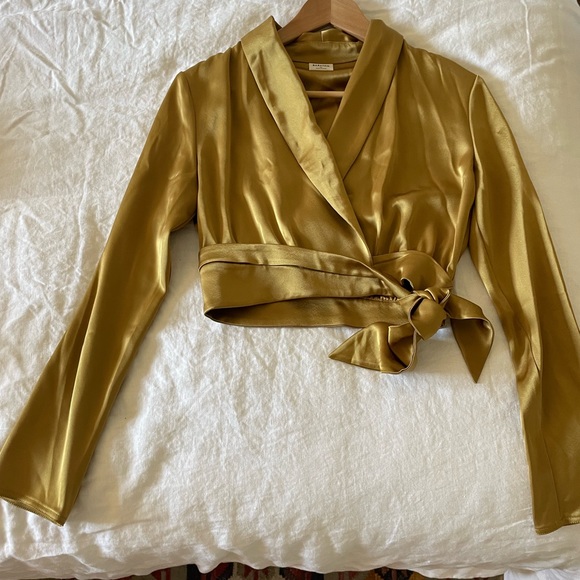 NWOT Aritzia Babaton Davis Blouse - gold/yellow- XS - Picture 6 of 13